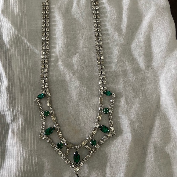 1960’s simulated diamond and emerald necklace - Picture 3 of 5